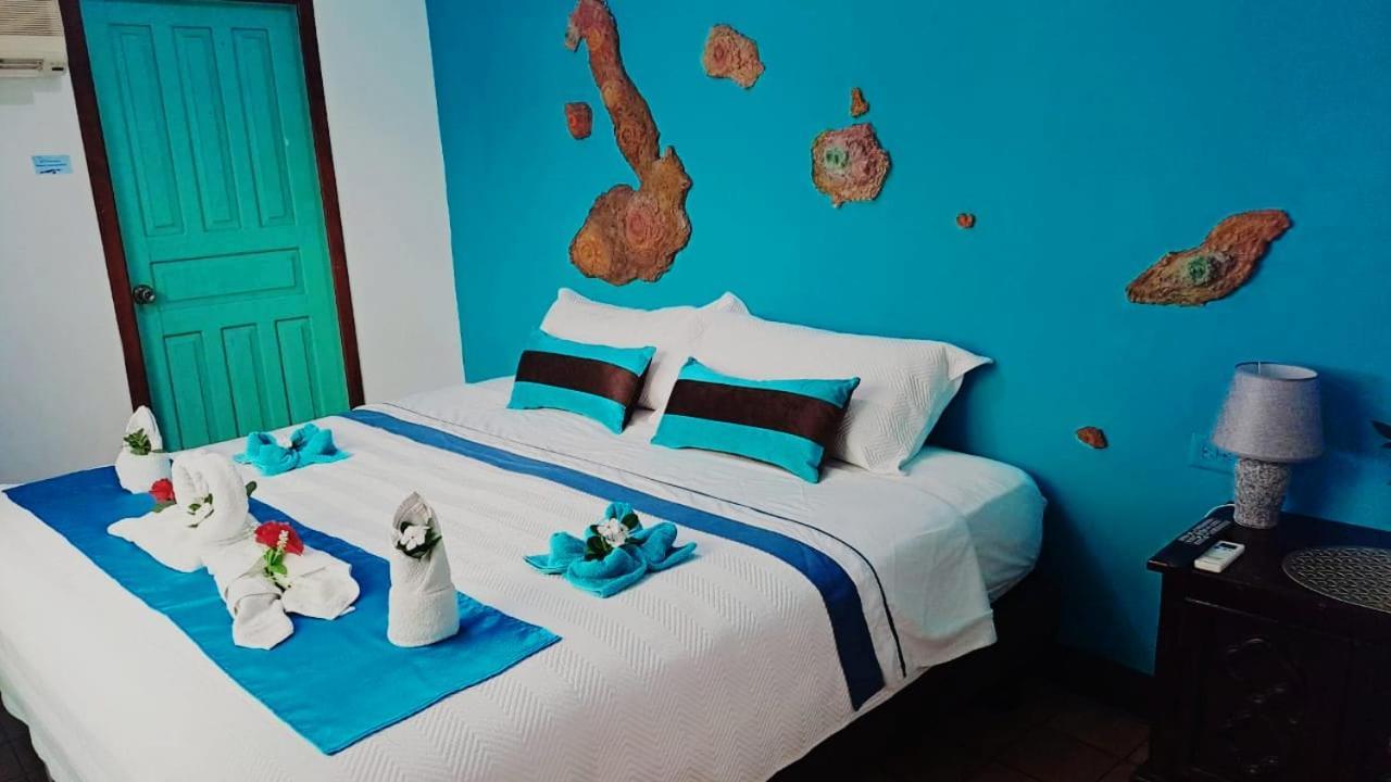 Suite Galarous Island Puerto Ayora  Exterior photo